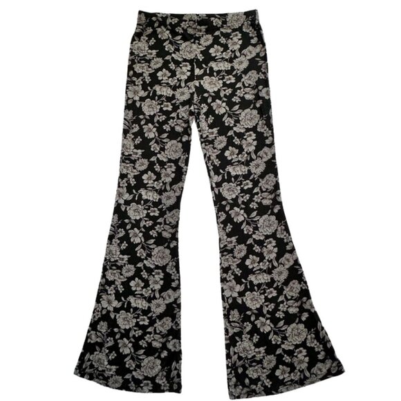 Forever 21 Pants - Floral Flare Legging Yoga Pants Black and Gray Flowers Size Small